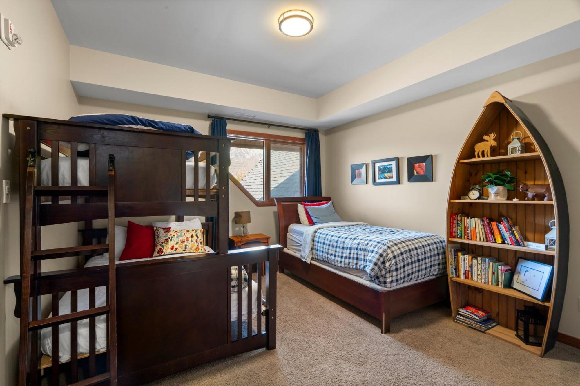 Cascade Penthouse By Canadian Rockies Vacation Rentals Canmore Exterior photo
