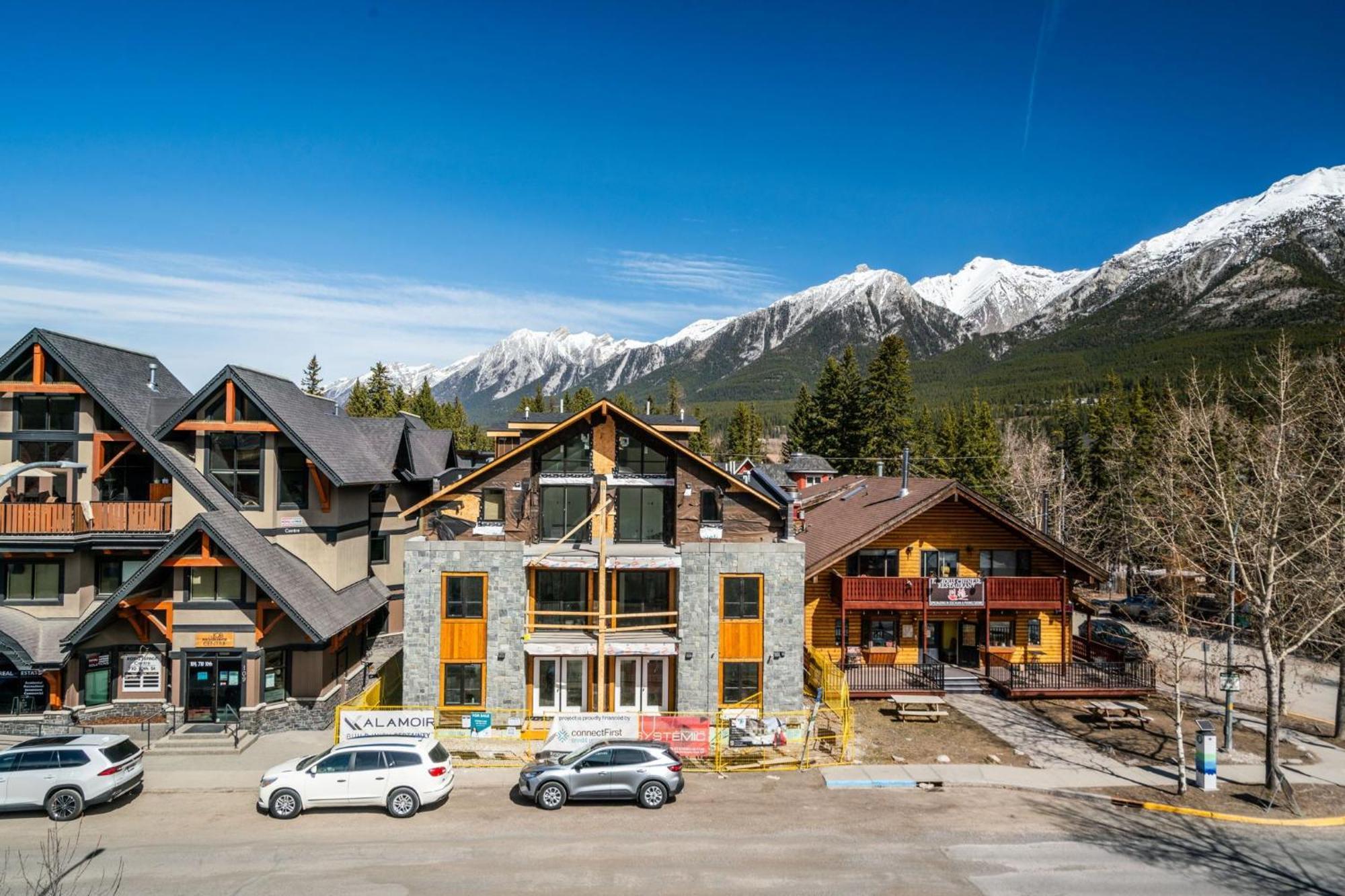 Cascade Penthouse By Canadian Rockies Vacation Rentals Canmore Exterior photo