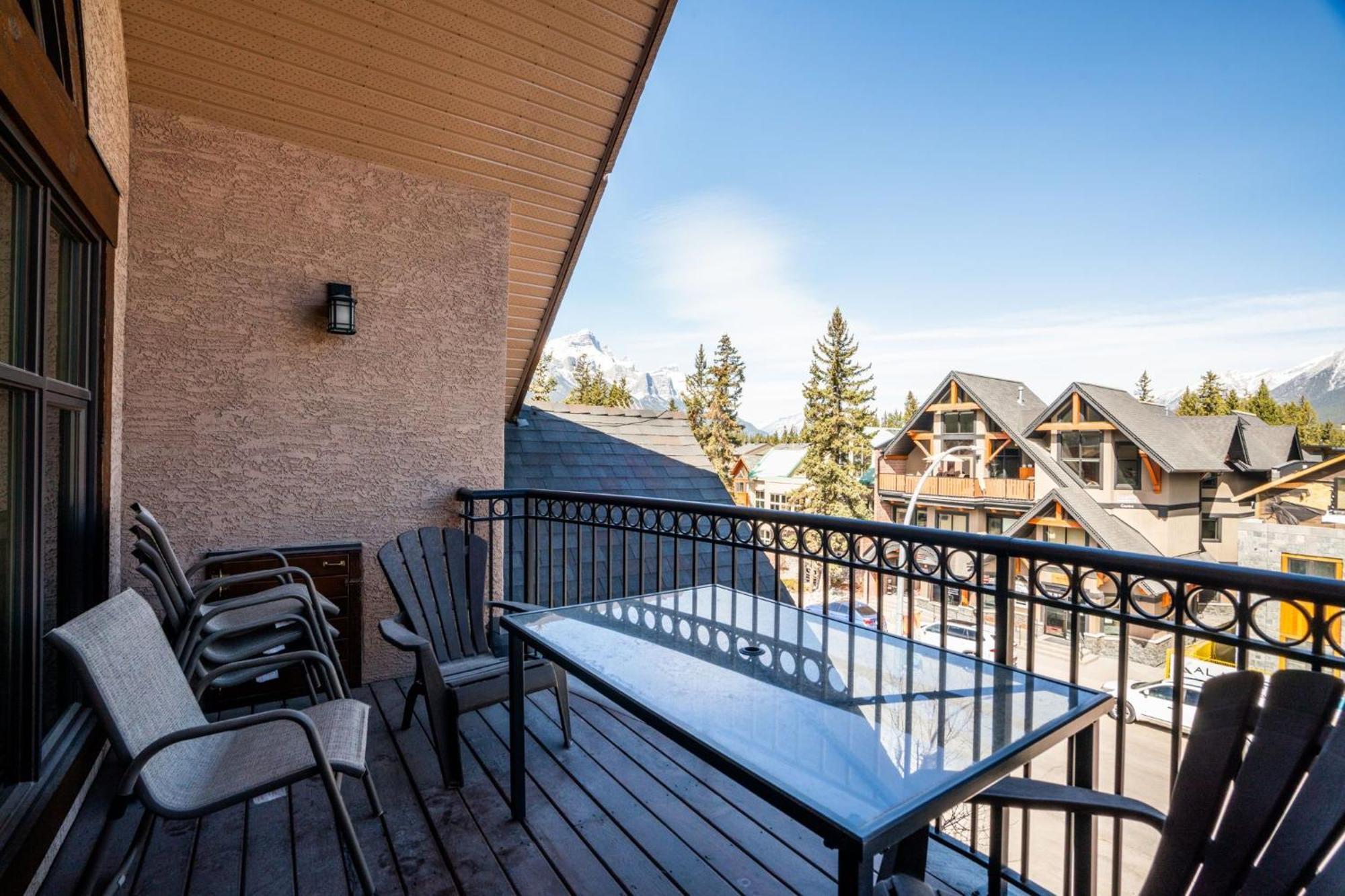 Cascade Penthouse By Canadian Rockies Vacation Rentals Canmore Exterior photo